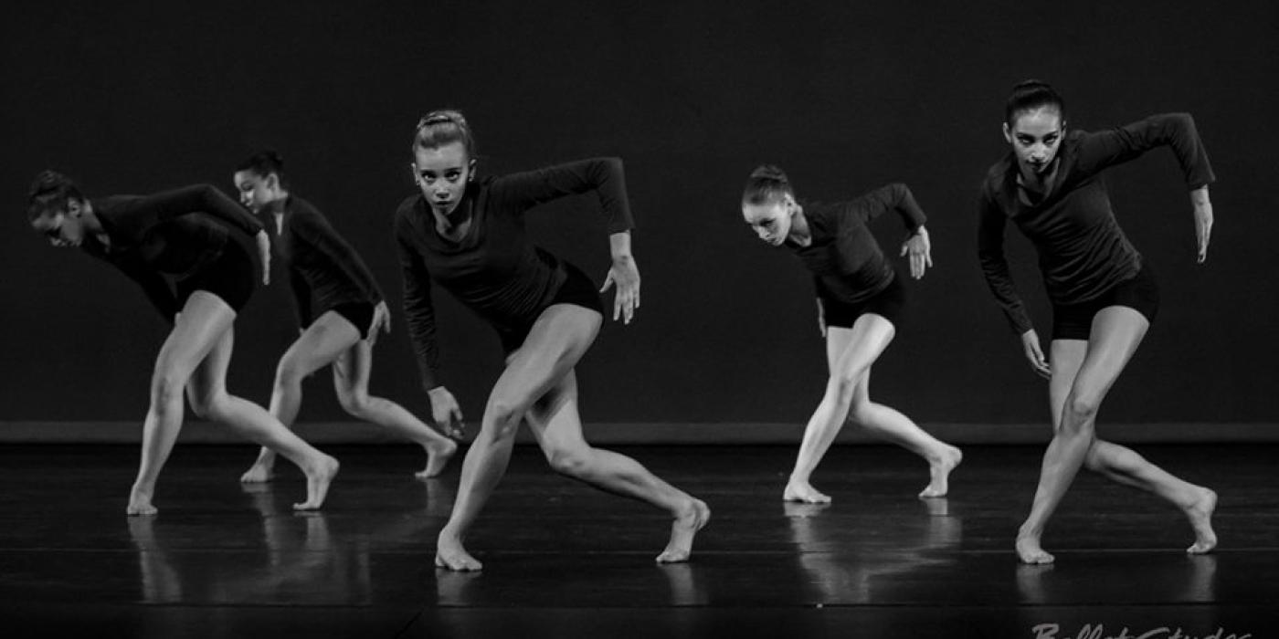 Students from the Ballet Etudes School of Dance