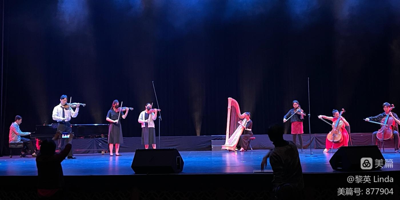 Spring Festival Gala chamber orchestra on stage