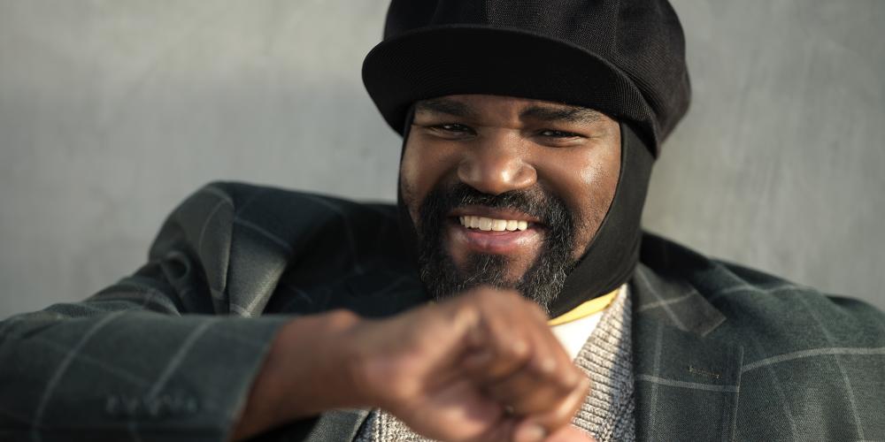Portrait of Gregory Porter with grey background