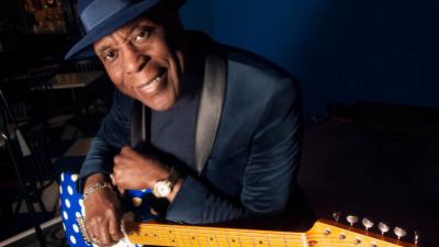 Buddy Guy with guitar