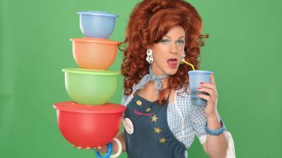 ‘Dixie’s Tupperware Party’ uses sass to sell